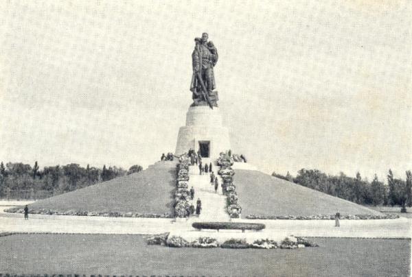 Е.В. Вучетич. Памятник воинам Советской Армии